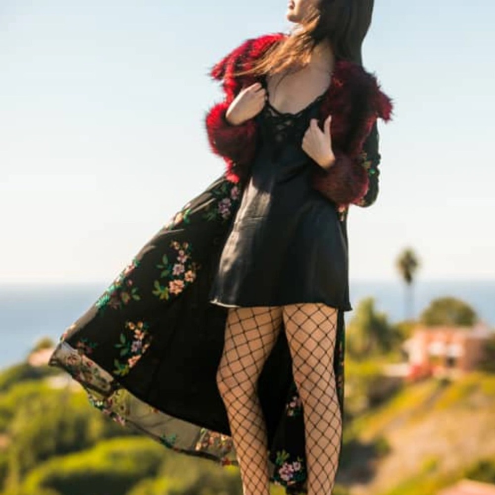 Jennafer Grace floral embroidered duster coat with faux fur trim cuffs - Picture 3 of 6